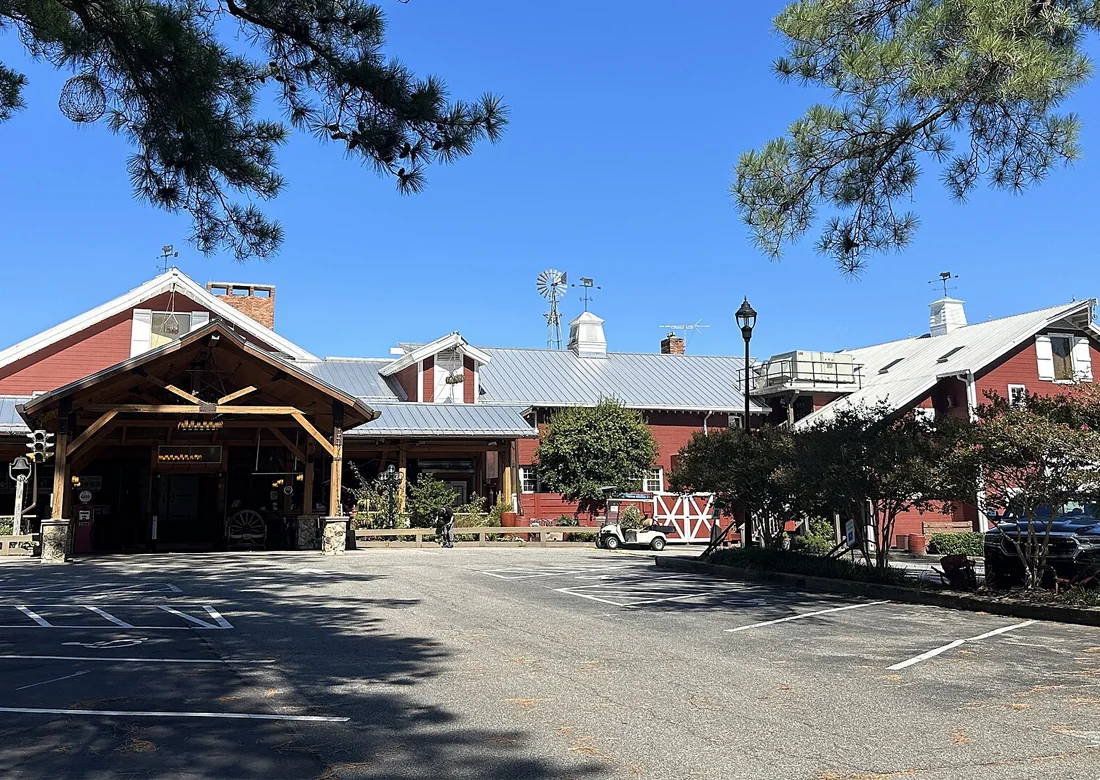 Restaurant main location exterior